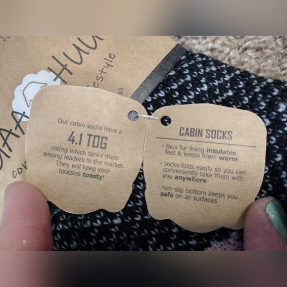 Gaahuu Women's Cabin Socks NWT - Picture 4 of 5